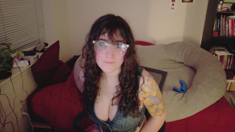 AdaraStray's Streamate show and profile