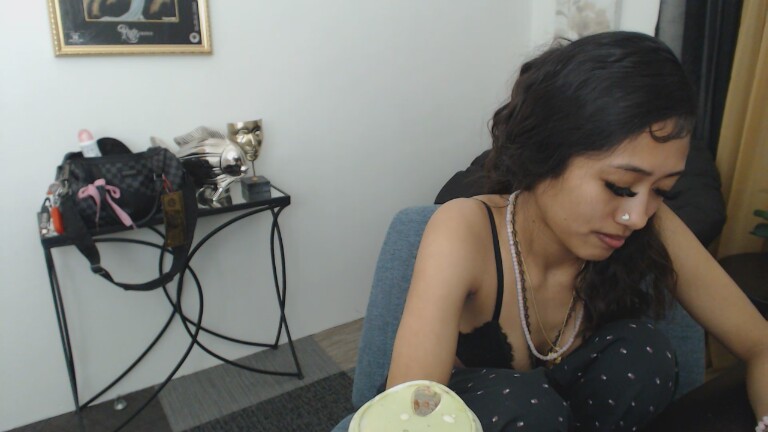 KikiRoseXO's Streamate show and profile