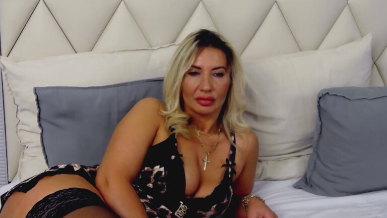 GinaBear's Streamate show and profile