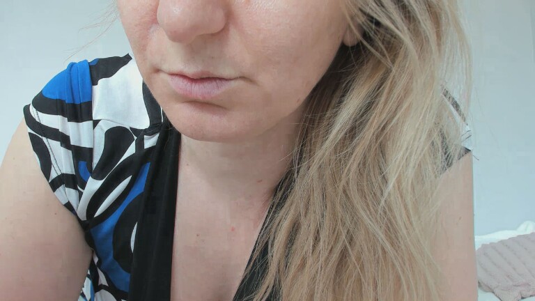 XxSweety_GirlxX's Streamate show and profile