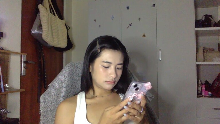 LyLy_94's Streamate show and profile