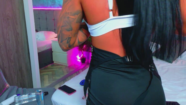 Hazzell's Streamate show and profile