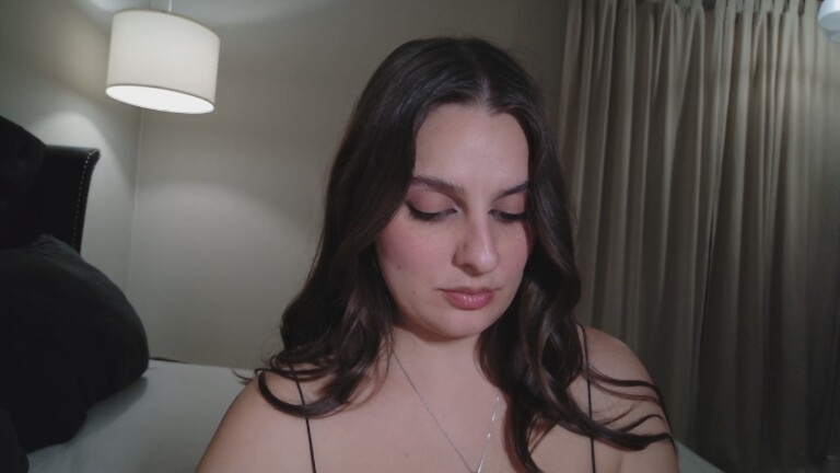 LuciaKing's Streamate show and profile